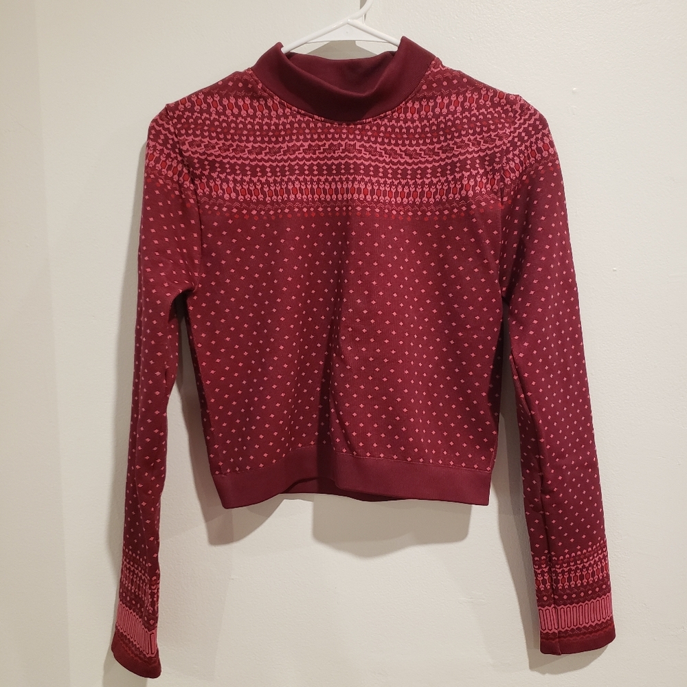 Fabletics 2 piece Set High-Waisted Seamless Fair Isle Leggins and Top Size Small
